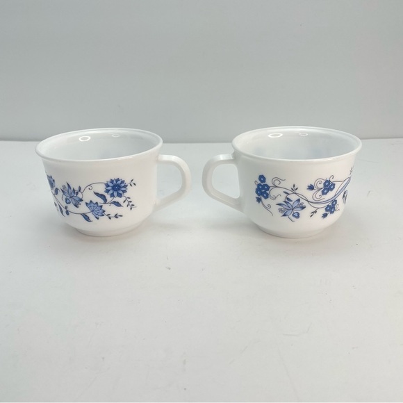 2 Vintage Arcopal France Coffee Mug Tea Cups Blue Onion Pattern Milk Glass - Picture 4 of 12